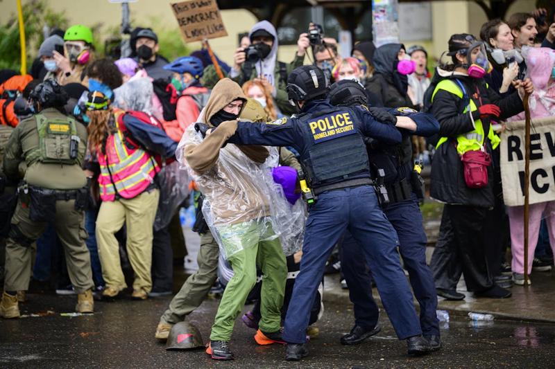 Woman Arrested While Playing “Ghostbusters” on Clarinet at ICE Protest
