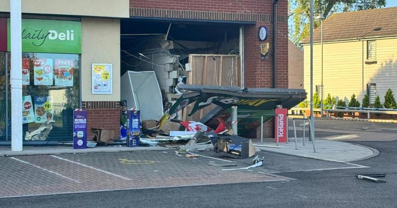 Suspects in cash machine ram raid still at large