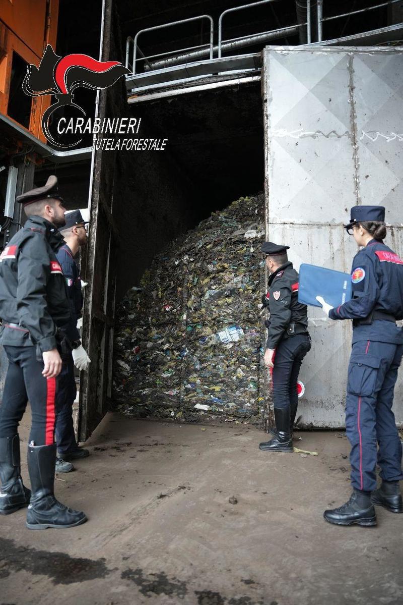 I veleni della mafia sull’agricoltura: a Ghedi plastica e metalli usati come fertilizzanti. Impianto di compostaggio sequestrato
