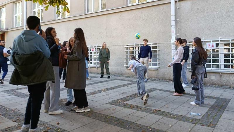 Nastavljena blokada Pete beogradske gimnazije
