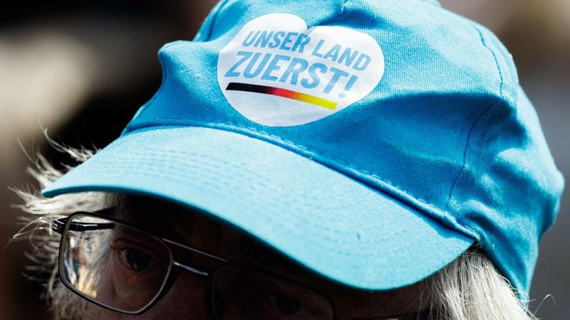 Soziologie | Die Sehnsucht nach dem Knall: Carolin Amlinger und Oliver Nachtwey erklären sie Soziologie | Die Sehnsucht nach dem Knall: Carolin Amlinger und Oliver Nachtwey erklären sie