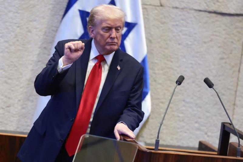 Donald Trump, Live at the Forum