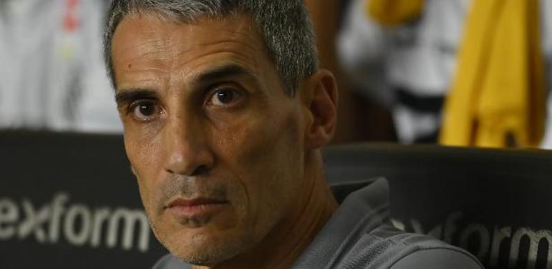 Santos desencanta com Vojvoda e amassa o Corinthians na Vila