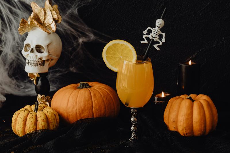The Spectacularly Spooky Halloween Cocktails for the Witchiest Season The Spectacularly Spooky Halloween Cocktails for the Witchiest Season