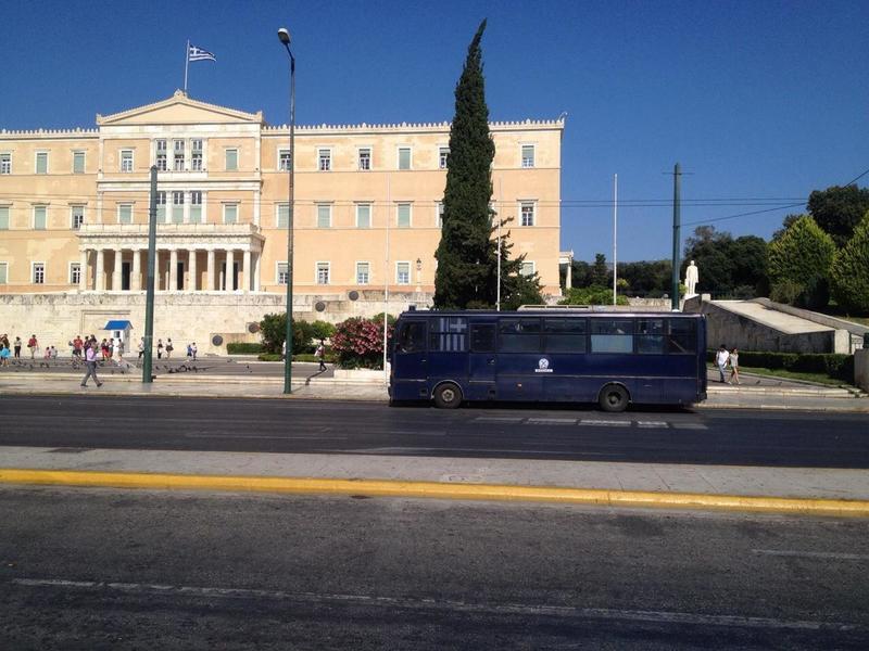 Alla fine in Grecia si potrà lavorare 13 ore al giorno. Cosa prevede la legge