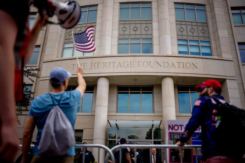 « Project 2025 » : le manuel secret de Trump prend vie