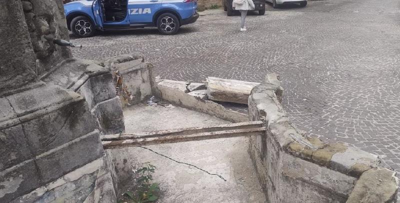 Fabriano, fontana San Domenico distrutta: camionista individuato grazie ai testimoni