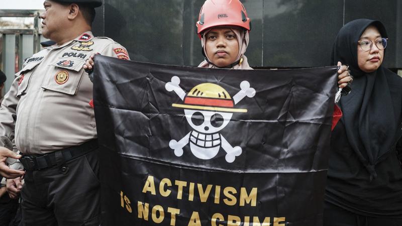 Mit Piratenfahne gegen den Status Quo: Was die Gen-Z-Proteste mit One Piece zu tun haben