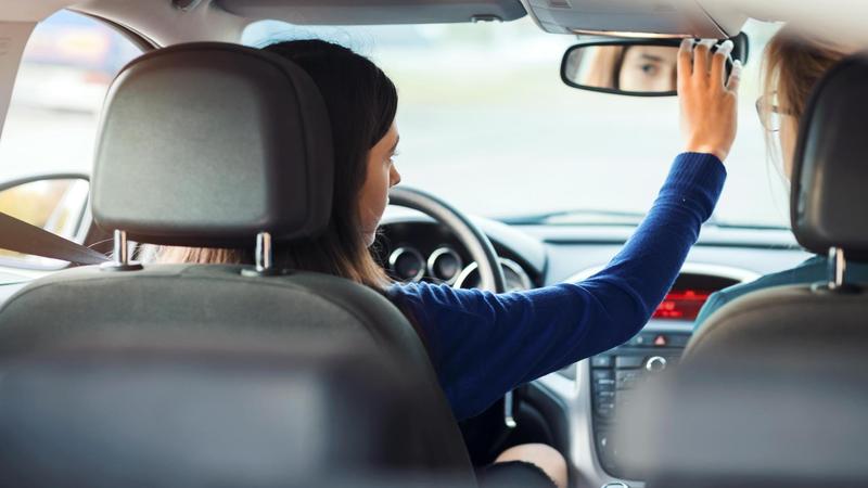 Führerschein soll billiger werden: Schnieders mutiger Spagat