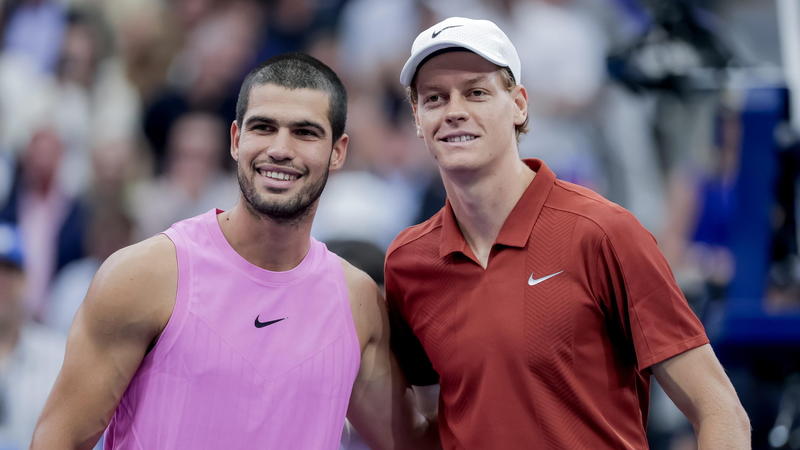 Sarà ancora Sinner contro Alcaraz Jannik in finale, battuto Djokovic