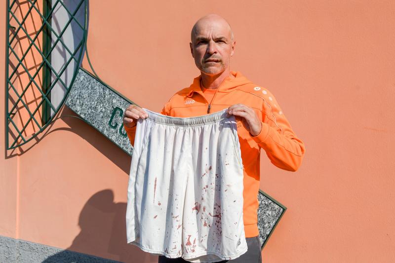 Pioltello, maestro di tennis salva una minorenne picchiata in strada dal fidanzato