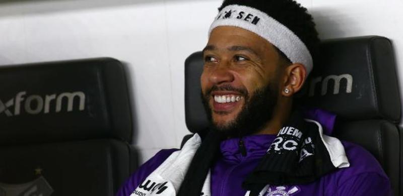 O que surpreende no 'descaso' de Memphis com o Corinthians?