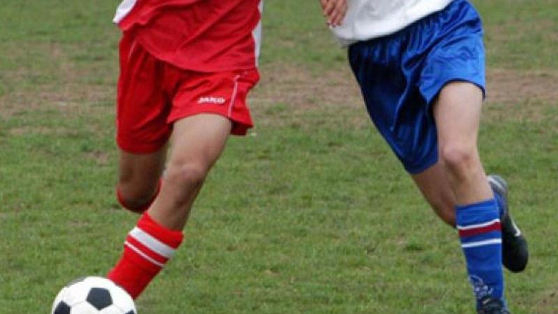 Genitori minacciano di morte i calciatori della squadra rivale: follia in campo