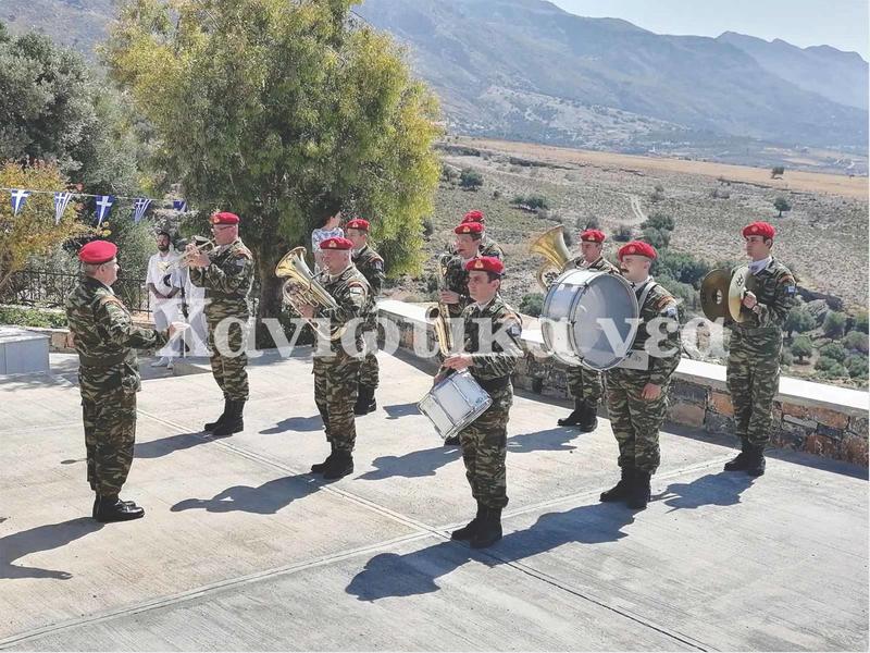 Παρέλαση χωρίς τη φιλαρµονική...