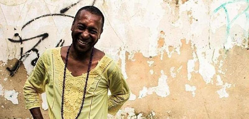 A biografia do poeta Miró da Muribeca
