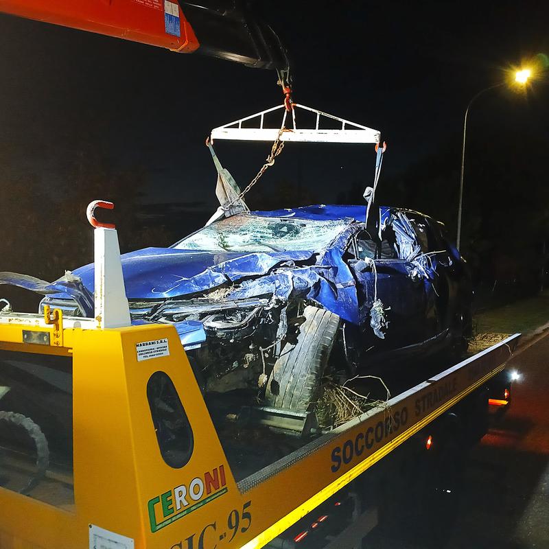 Incidente in Bassa Romagna, auto fuori strada: nella notte morto un 30enne