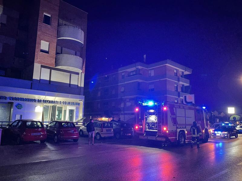 Boato nella notte, i ladri assaltano il bancomat