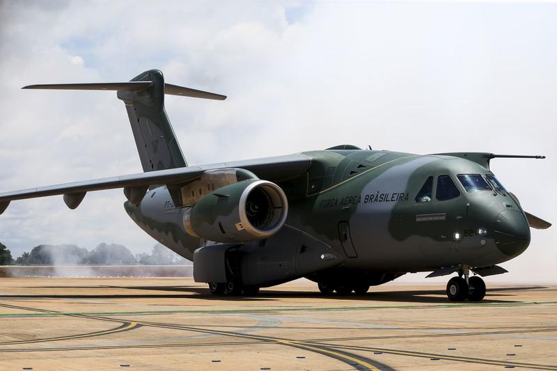 Índia será hub do cargueiro militar C-390 após acordo Embraer-Mahindra