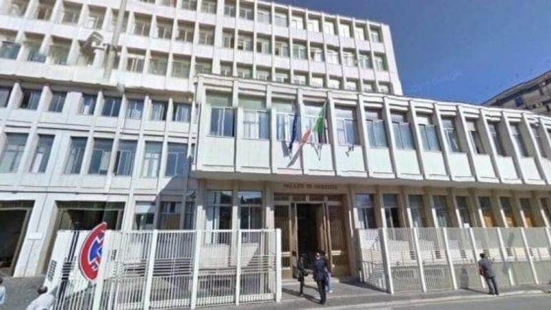 MinacciÃ² con un coltello un 15enne che aveva lasciato la figlia della compagna: condannato