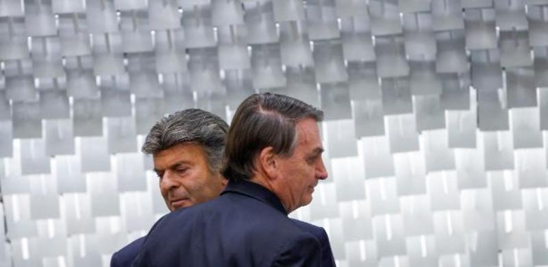 Moraes e Gilmar põem Fux entre a cruz e a espada (ou entre Moro e Bolsonaro)