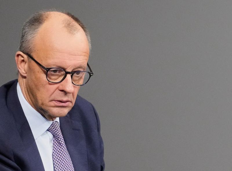 Φορά ο Μερτς τα «σωστά» γυαλιά;