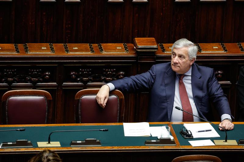 Tajani: la manovra ha una visione “Dalle banche contributo alla sanità”