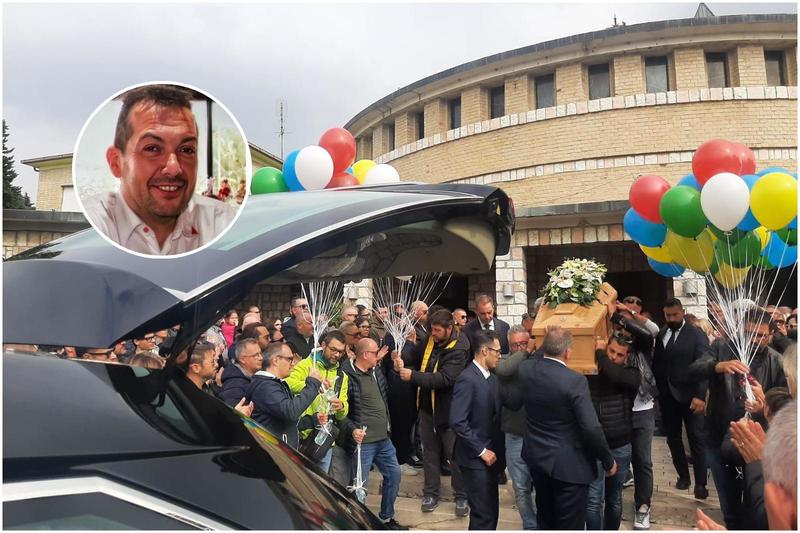 Il funerale dell’operaio sepolto: 
