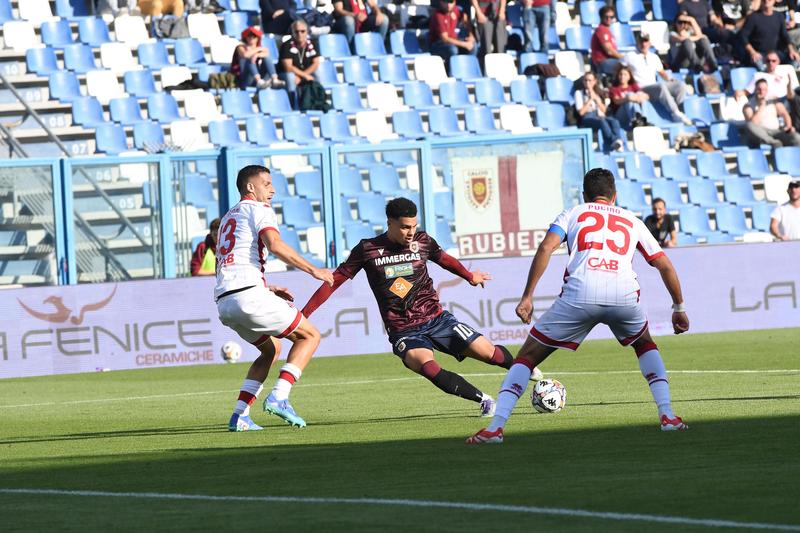 La Reggiana vola: vittoria in rimonta sul Bari e zona playoff (momentanea)