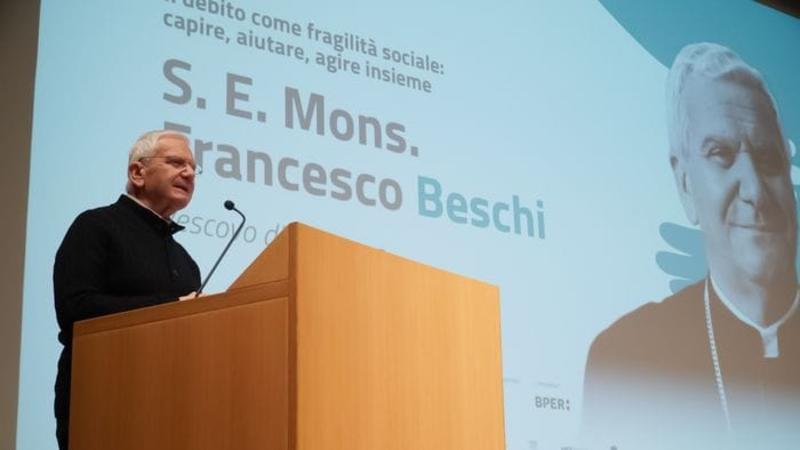«Il debito, fragilità sociale quando mette a rischio la dignità della persona»