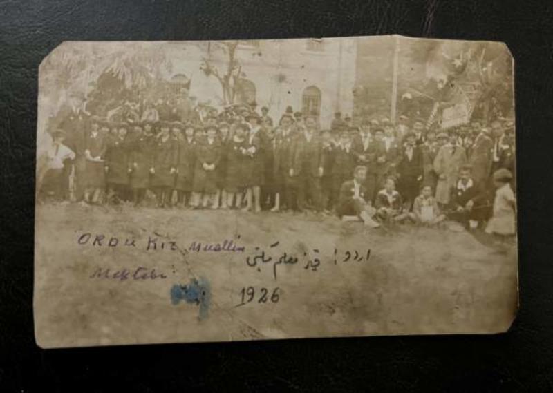 Ordu Movsesyan Ermeni Okulu’ndan Akşam Kız Sanat Okulu’na Ermeni kızları Ordu Movsesyan Ermeni Okulu’ndan Akşam Kız Sanat Okulu’na Ermeni kızları