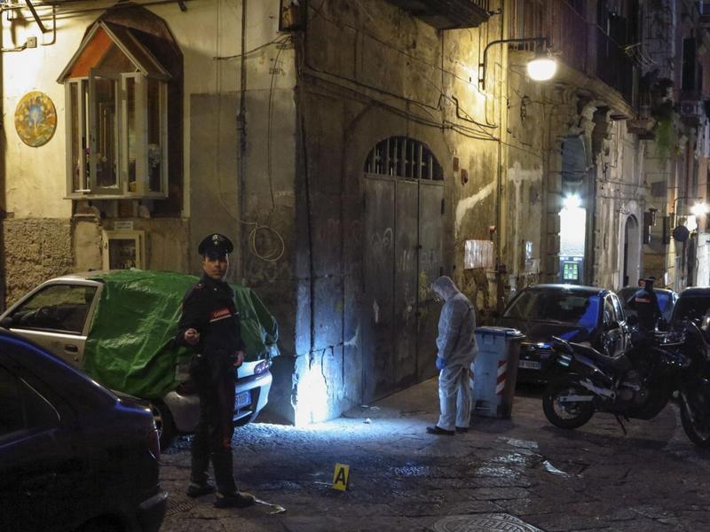Agguato a due giovani, quattro arresti: padreÂ e figlio 16enne, ragazza di 21 anni e un 17enne
