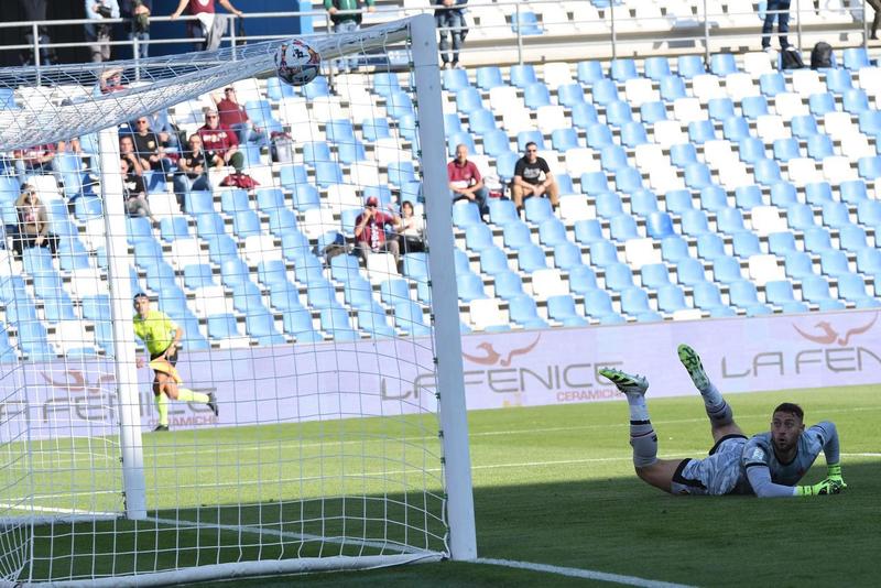È la Regia dei ragazzi, tiro mancino al Bari