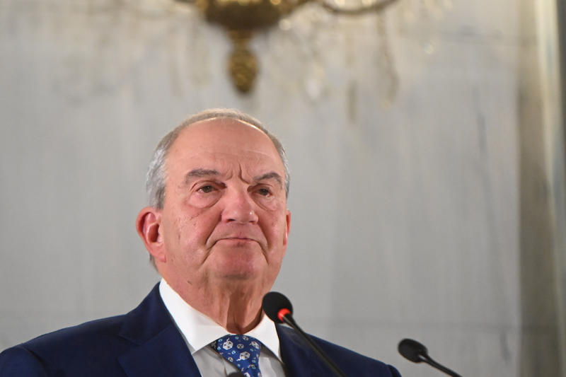 Οι πρωθυπουργοί της εξέδρας και το flight mode μας