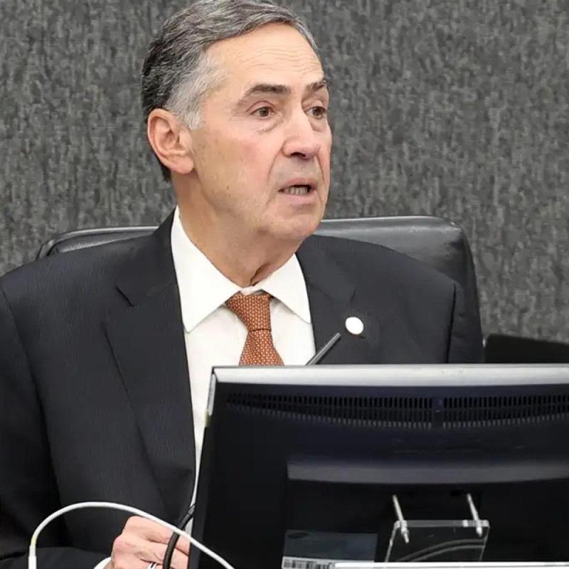 Ao deixar o Supremo, Barroso desengaveta a descriminalização do aborto