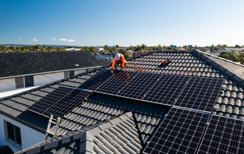 Rooftop solar takes its biggest bite yet out of coal generators’ lunch, as home battery rebates hit 89,000