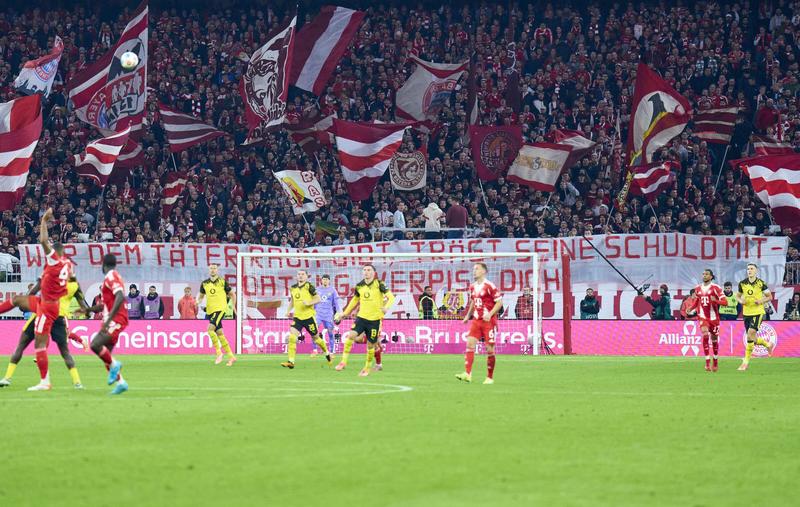 Bayern-Fans gegen Jérôme Boateng: »Verpiss dich« Bayern-Fans gegen Jérôme Boateng: »Verpiss dich«