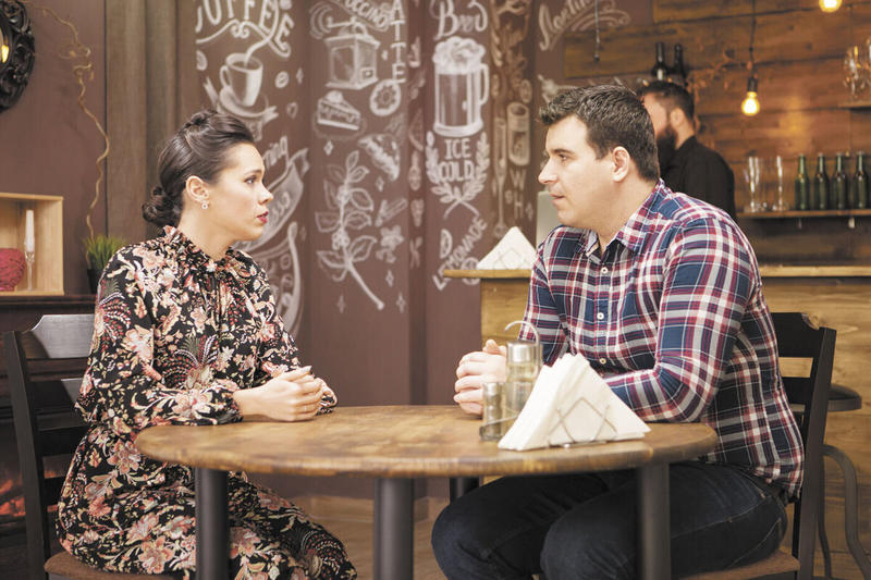 Тарелочницы против пополамщиков: почему современные мужчины не хотят платить по ресторанным счетам