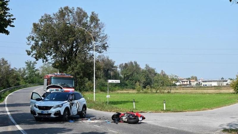 Treviglio, motociclista 24enne in gravi condizioni dopo lo scontro con un’auto