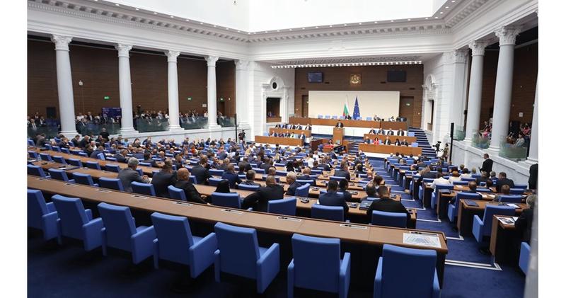 Евгени Петров