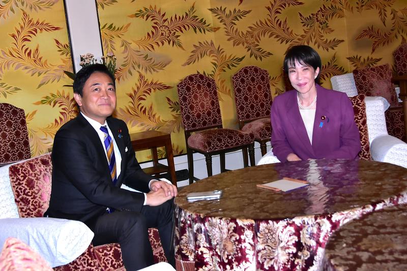 Split in Japan’s Government: Reasons for the Collapse of the LDP–Komeito Coalition Split in Japan’s Government: Reasons for the Collapse of the LDP–Komeito Coalition