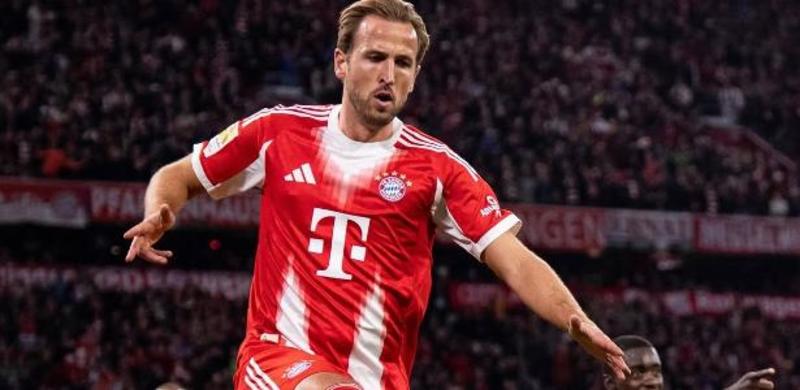 Nasce uma nova posição: em clássico alemão, Kane inventa o líbero ofensivo