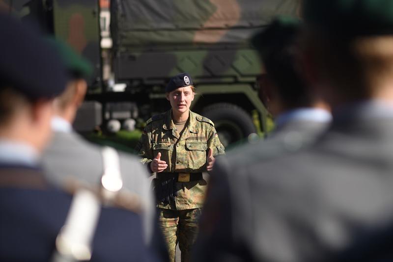 Frauen bei der Bundeswehr: Einsam bis an die Spitze Frauen bei der Bundeswehr: Einsam bis an die Spitze