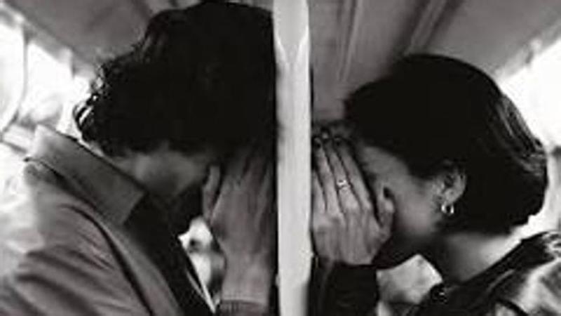 Ritratto di una giovane coppia in cerca di felicità