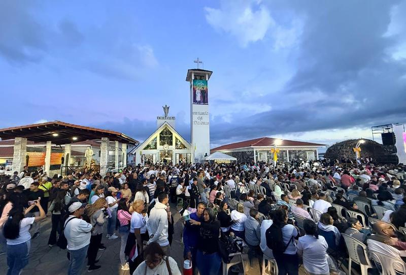 Júbilo desbordado en Trujillo por la canonización de San José Gregorio Hernández y Santa Carmen Rendiles Júbilo desbordado en Trujillo por la canonización de San José Gregorio Hernández y Santa Carmen Rendiles