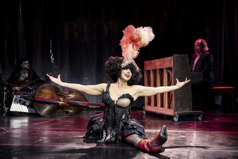 Meow Meow’s The Red Shoes takes us beyond the showgirl’s feathers and frills