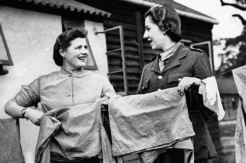 Books /					 													 						On the road, high society style