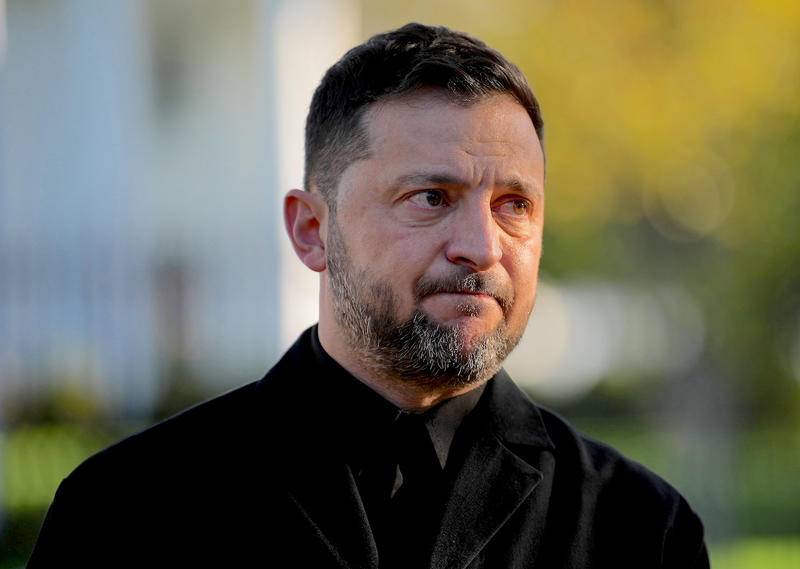 Ukraine /					 													 						Zelensky faces a dilemma Ukraine /					 													 						Zelensky faces a dilemma