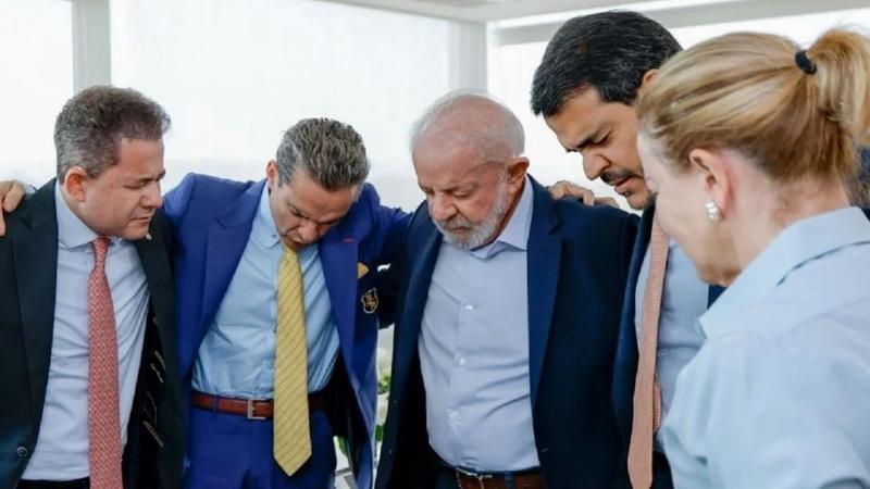 Lula reage à cruzada dos EUA e se aproxima dos evangélicos
