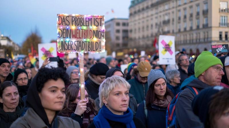 Lassen Sie die Frauen da raus!