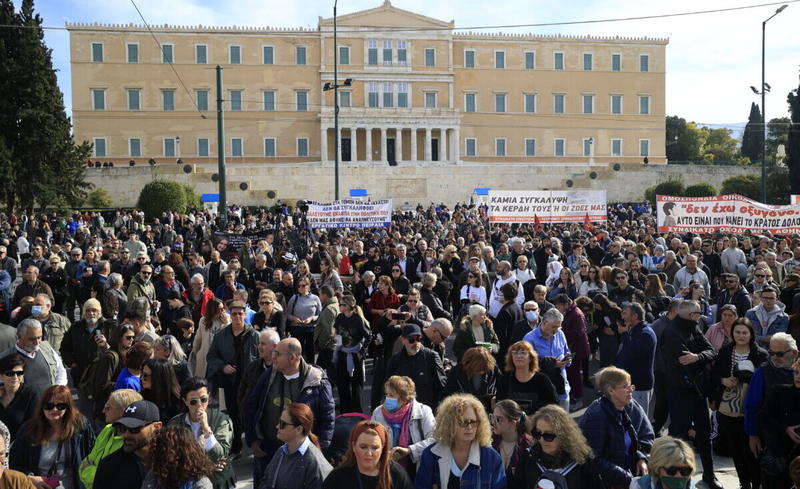 Ο Άγνωστος Στρατιώτης και η γνωστή…Δεξιά